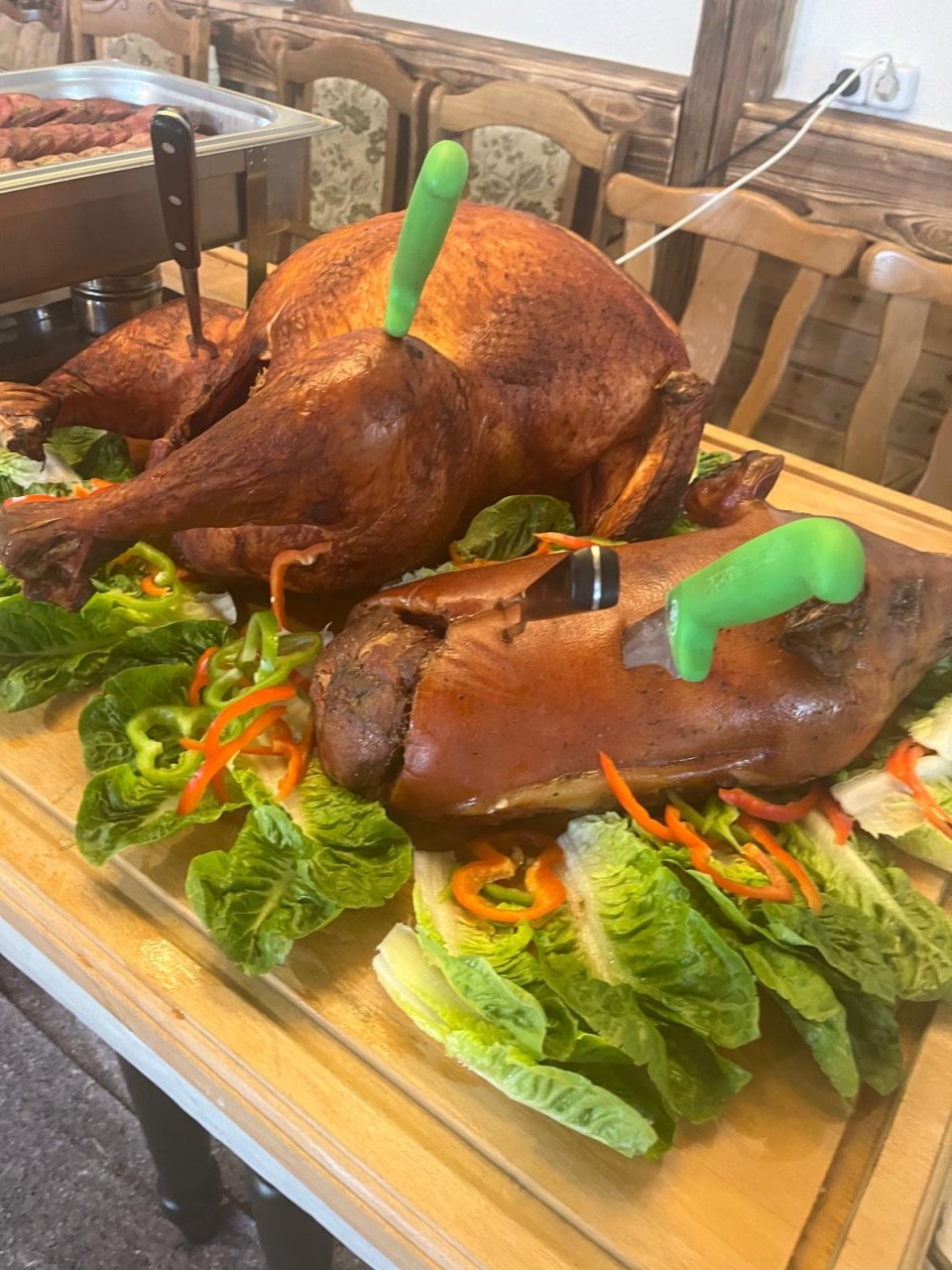 Festlich angerichteter Braten